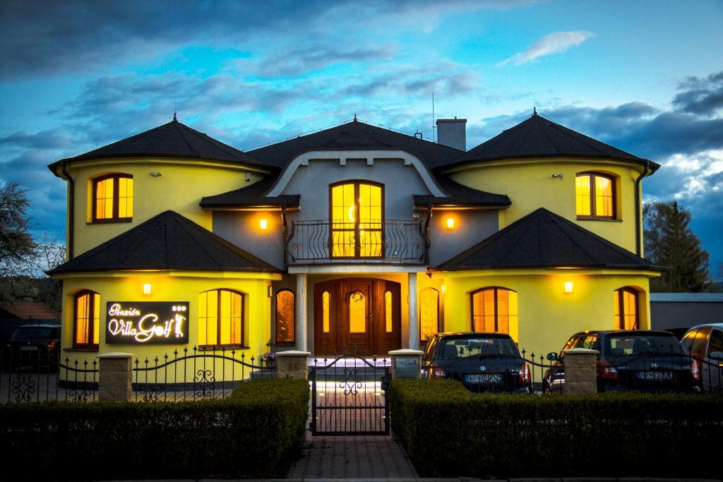 Villa Golf Sliač Екстериор снимка